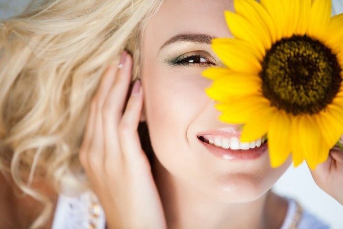 Smart tricks to brighten up your pale face1