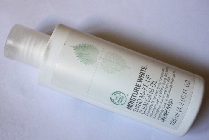 The Body Shop Moisture White Shiso Make-Up Cleansing Oil Review
