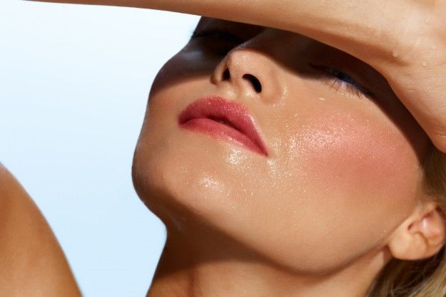 8 Tips to Help You Save Your Makeup from Melting Off