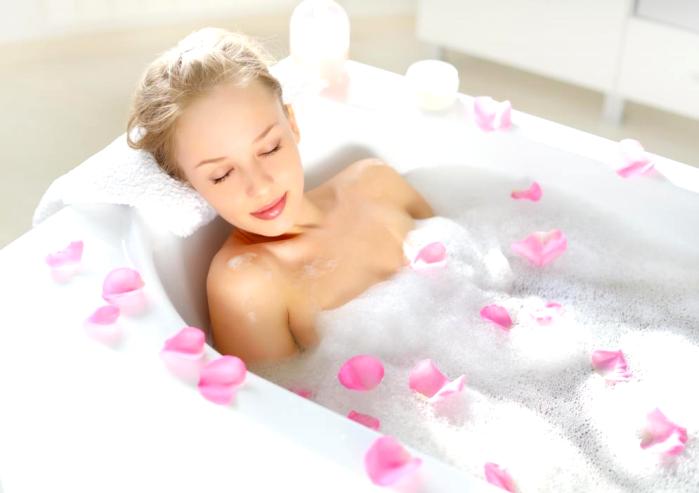 9 Inexpensive Ways to Have a Relaxing Bath