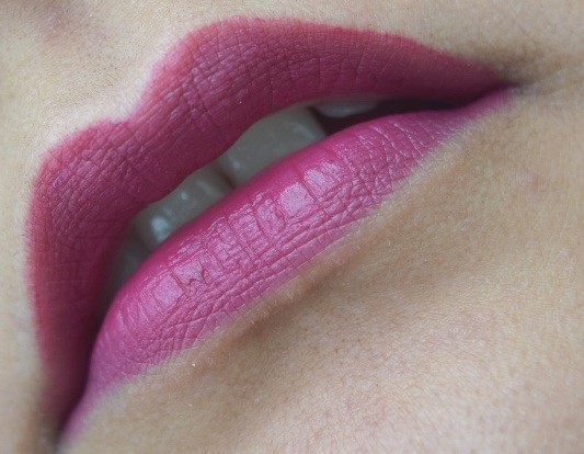 Loreal Infallible Pro-matte gloss Forbidden Kiss lip swatch