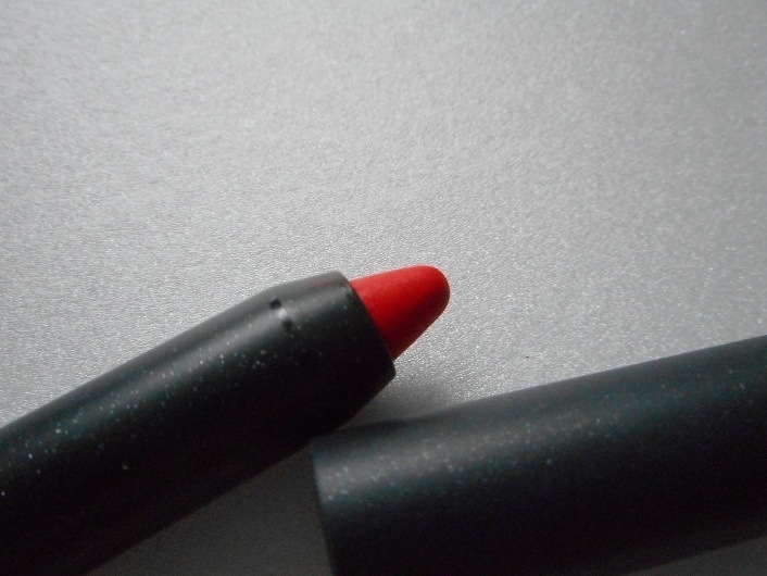 MAC Lover’s Lane Velvetease Lip Pencil