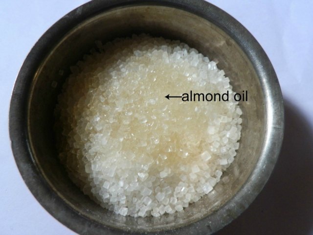 add almond oil to epsom salt
