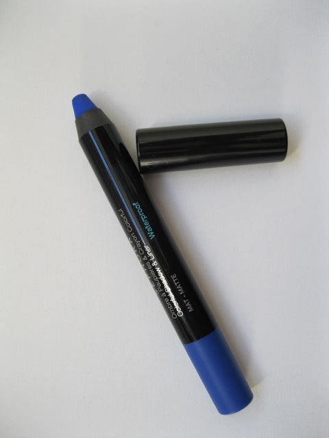 Blue liner and shadow