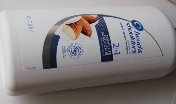 Head & Shoulders Dry Scalp Care with Almond Oil 2-In-1 Shampoo Review