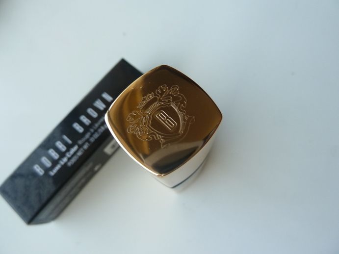 gold packaging lipstick