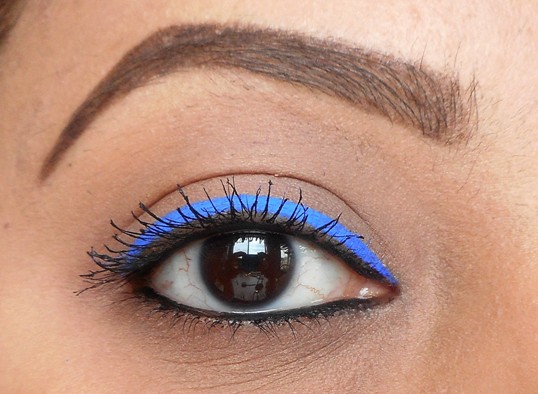 Blue eyeliner makeup