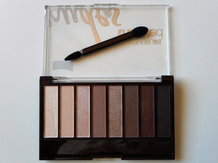 Eyeshadow palette with brush