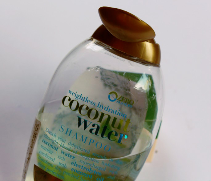 Forhandle variabel blive irriteret OGX Weightless Hydration Coconut Water Shampoo Review