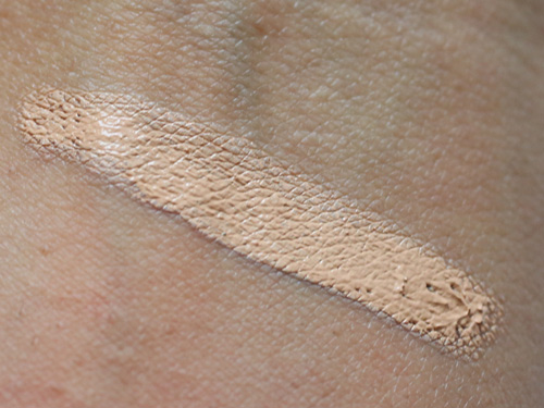 chantecaille-total-concealer-review-swatch