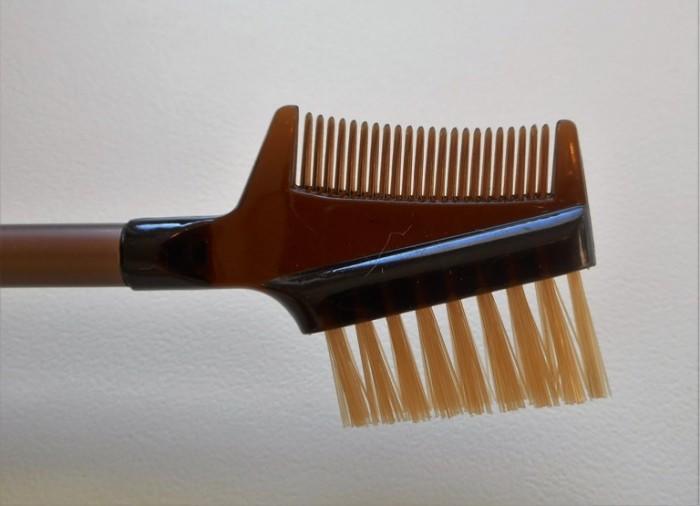 grooming brush