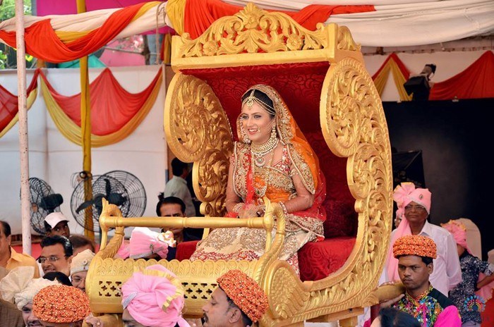 indian bride on palki