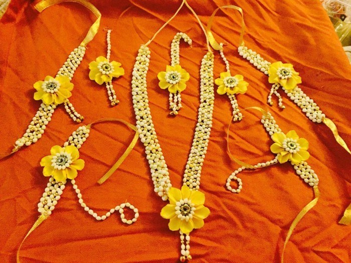 types of floral jewelry