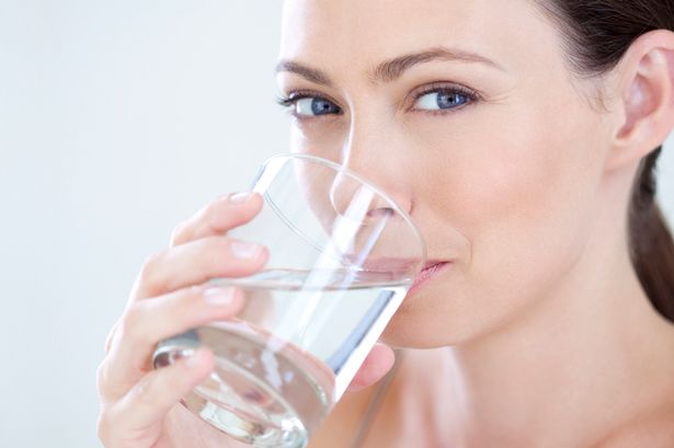 6 Benefits of Water Intake Before Bedti