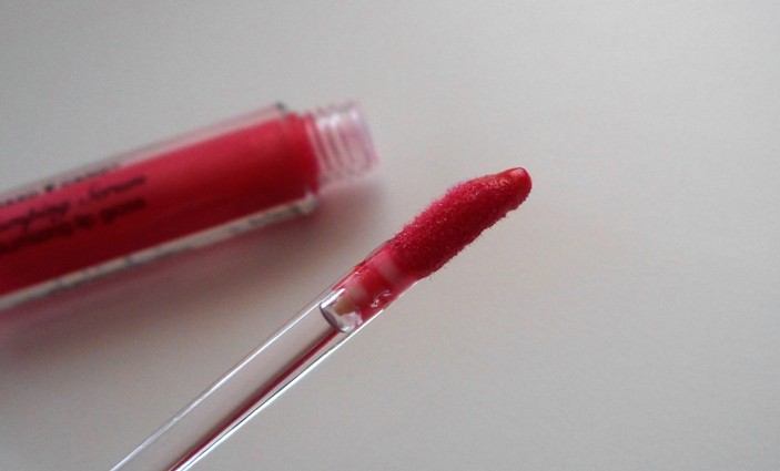Hard Candy Crush On You Plumping Serum Volumizing Lip Gloss Review