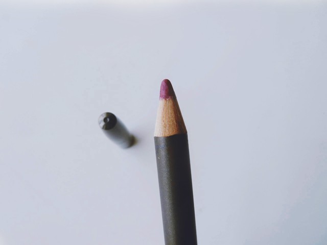 MAC Nightingale Lip Pencil