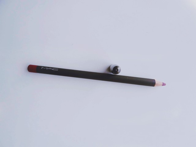 MAC lip pencil in nightingale