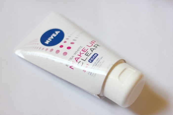 nivea extra white makeup clear 3 in 1 foam