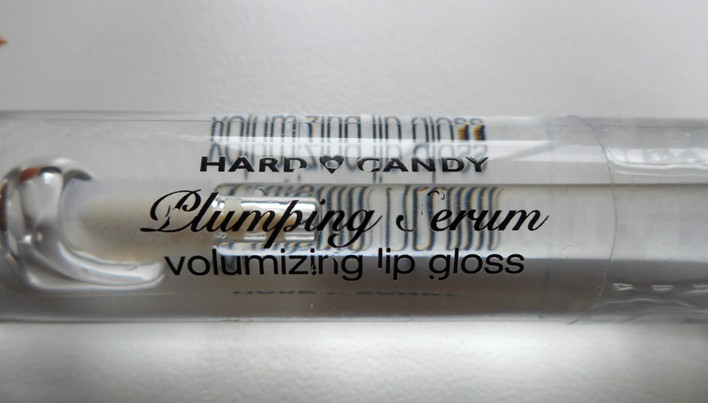 Clear lip gloss details