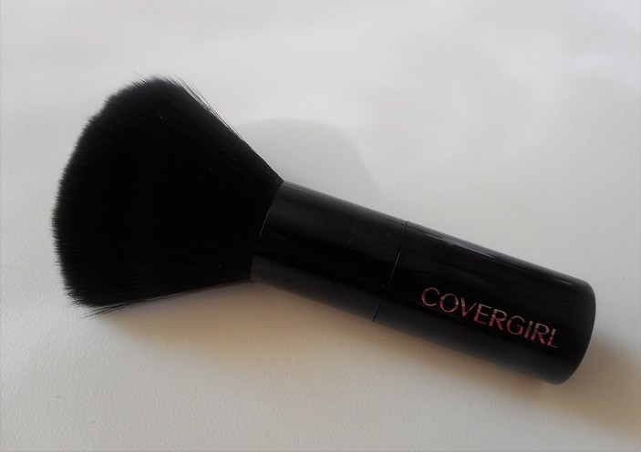 Covergirl Makeup Masters Blush and Powder Brush