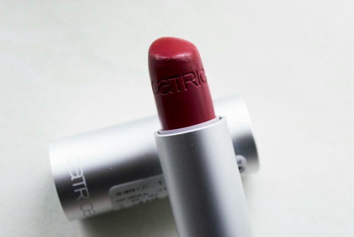 maroon lipstick
