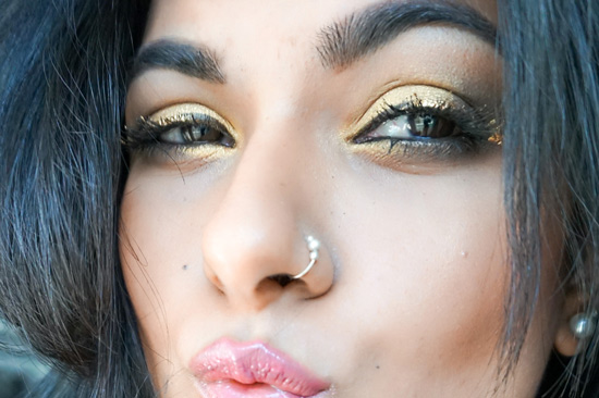 sonam-kapoor-makeup-cannes-2016 gold