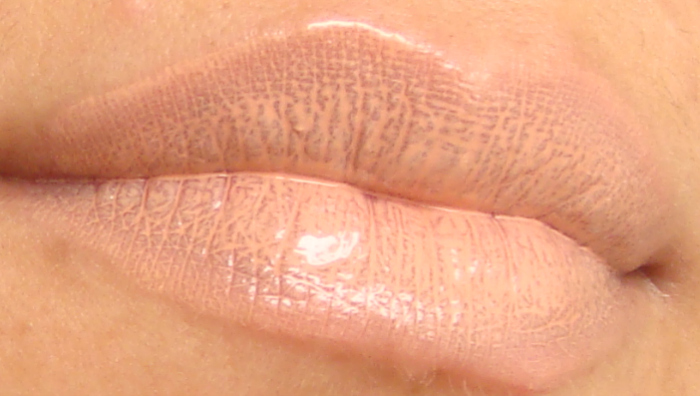 Lip swatch of modelco creme brulee