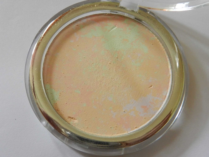 Catrice Delicate Blossom Colour Correcting Mattifying Powder closeup