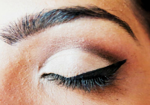 Cut Crease with Winged Eyeliner Step 10