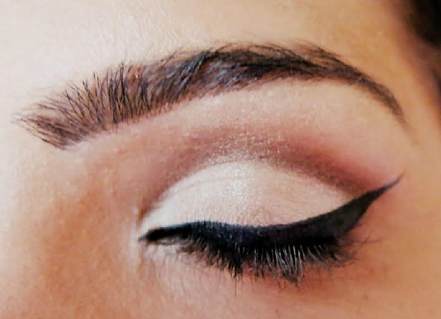 Cut Crease with Winged Eyeliner Step 11
