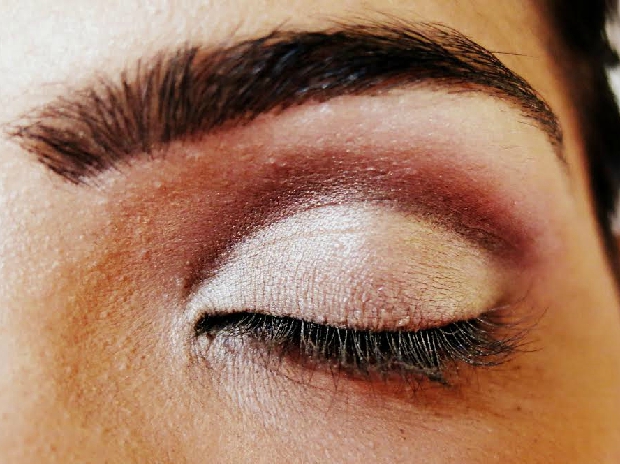 Cut Crease with Winged Eyeliner Step 7