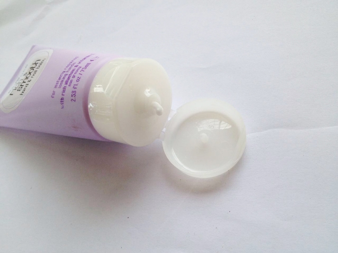 Essence Rich and Smooth Hand and Nail Balm cap