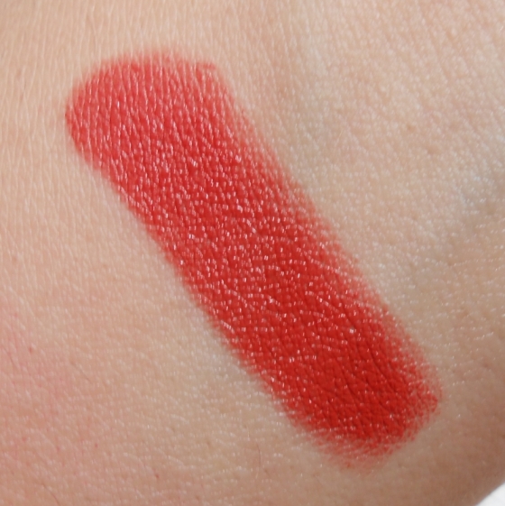 Faces Ultime In Vogue Pro Long Wear Matte Lipstick swatch on hands
