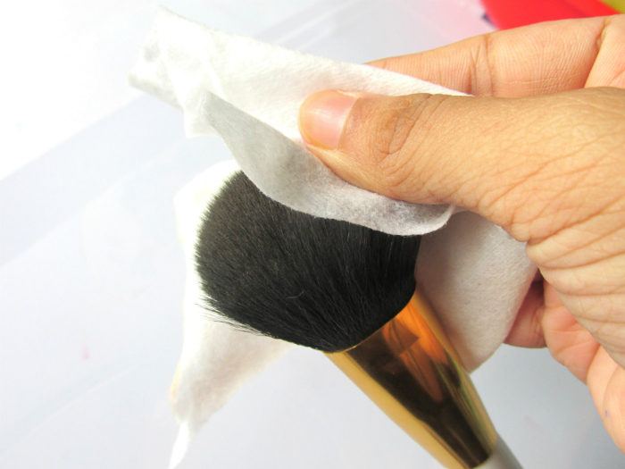 How to Clean Your Makeup Brushes 5