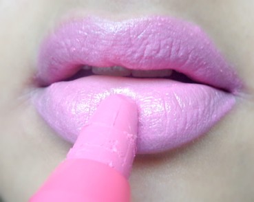 LA Colors Hot Pink Chunky Lip Pencil lip swatch