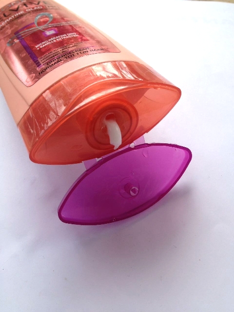 L'Oreal Elvive Smooth and Polish Perfecting Conditioner cap open