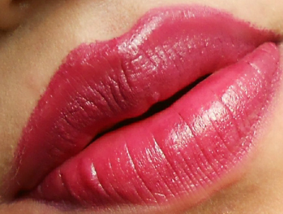 Lakme Absolute Wild Berry Lipstick lipswatch