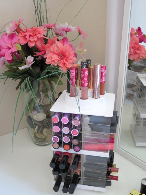 Zahra Beauty Spinning Lipstick Tower