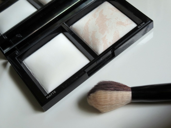 bareMinerals Invisible Light Translucent Powder Duo with brush