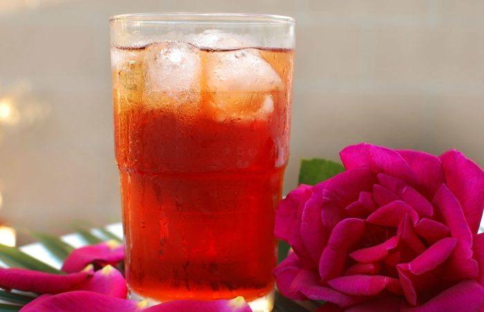 chilled rose water