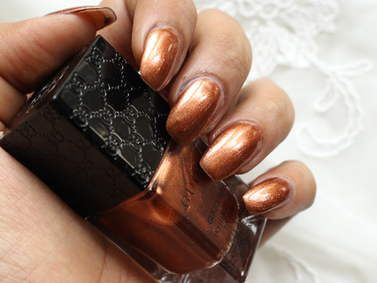 gucci iconic bronzer nail polish 4