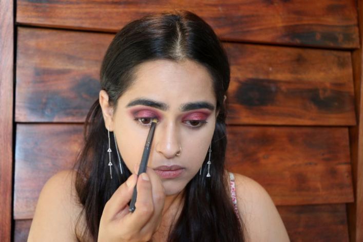 10 Easy Steps To Look Glamorous Cranberry Kiss Tutorial step 6 part two