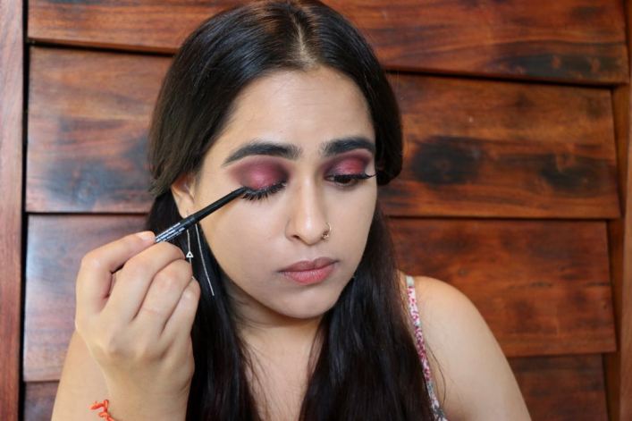 10 Easy Steps To Look Glamorous Cranberry Kiss Tutorial step 8