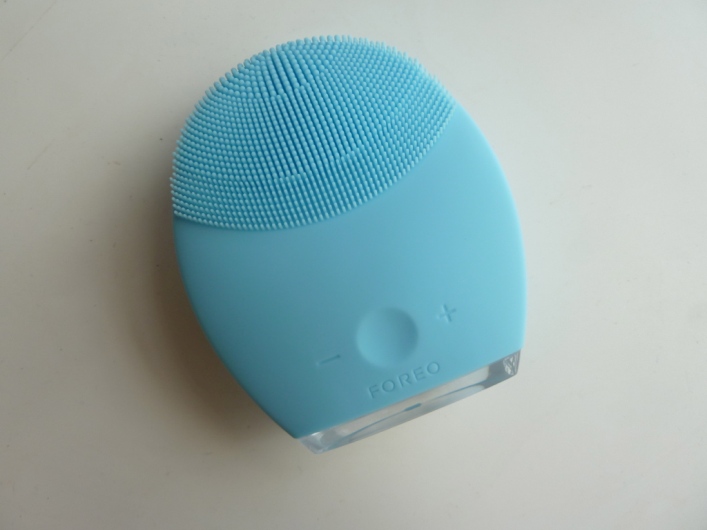 Foreo Luna 2 for Combination Skin cleansing system