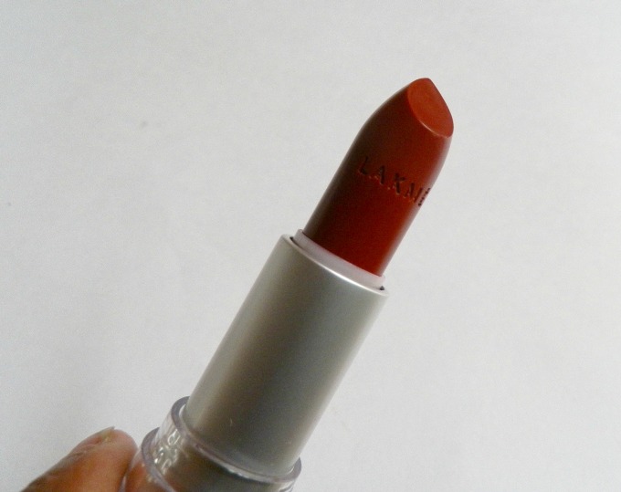 Lakme-RM-12-Enrich-Matte-Lipstick-bullet