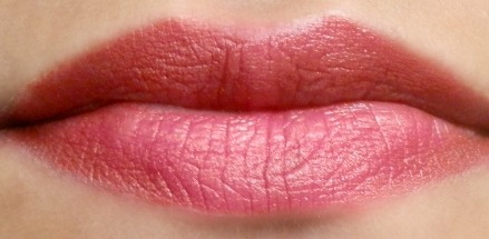 Lakme-RM-12-Enrich-Matte-Lipstick-lip-swatch
