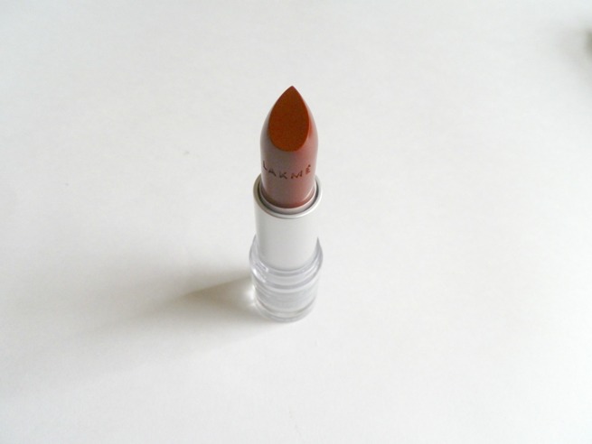 Lakme-RM-12-Enrich-Matte-Lipstick-open
