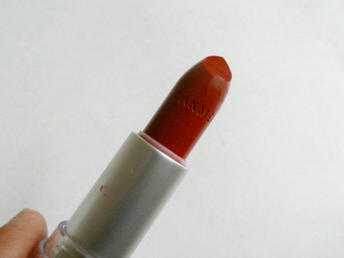 Lakme RM13 Enrich Matte Lipstick texture