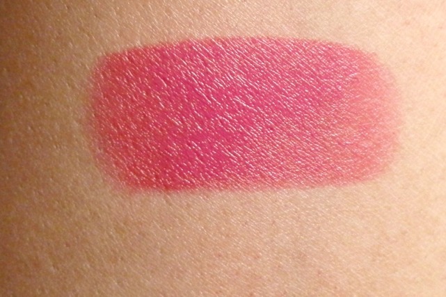 Lotus-Herbals-Rouge-Allure-Pure-Colors-Matte-Lipstick-swatch-on-hands