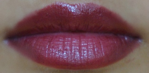 MAC Hang-Up Lipstick Lip Swatch
